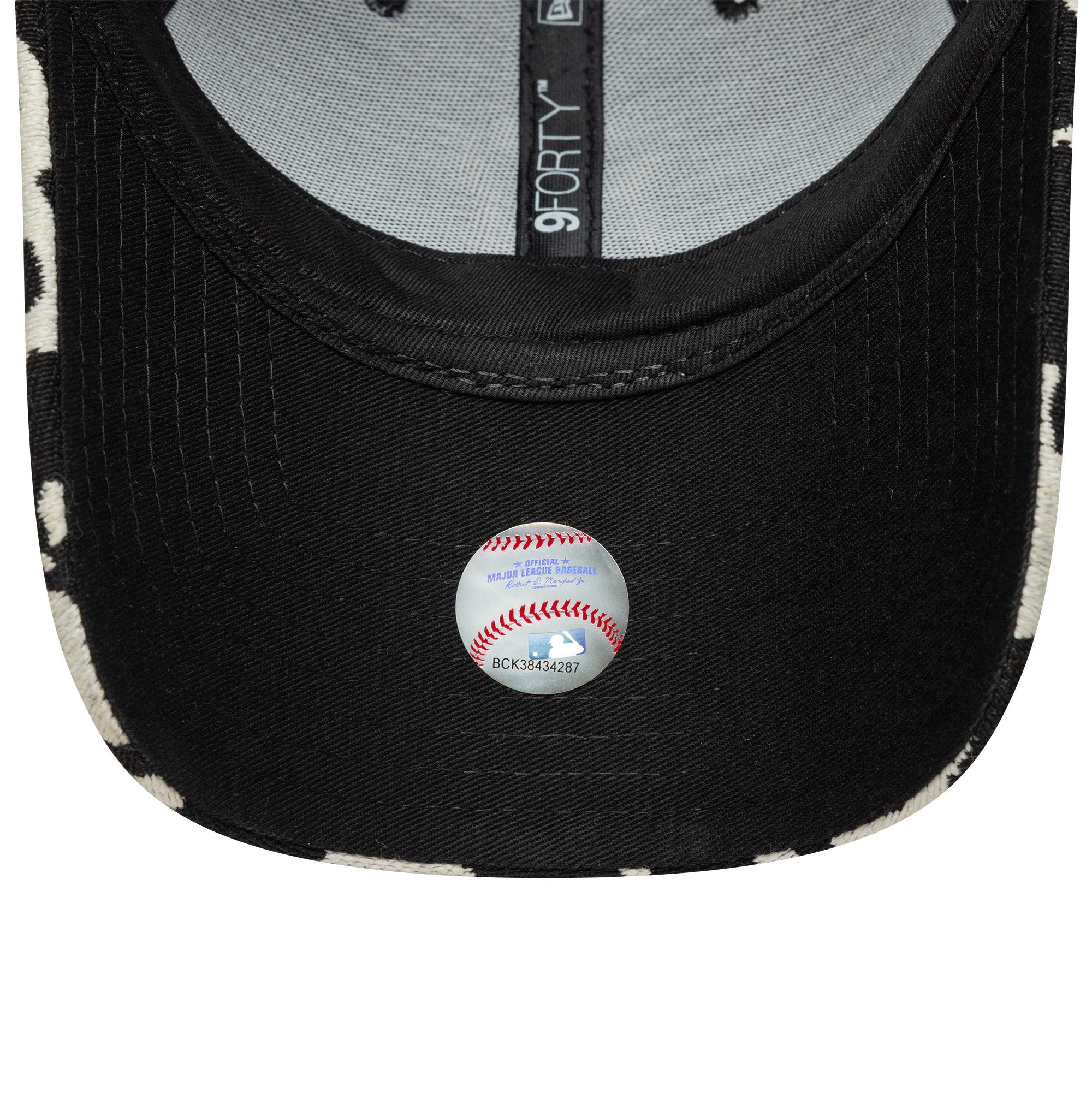 New Era NY Yankees 9FORTY Cow Cap - CNEWE8252 - Coziness