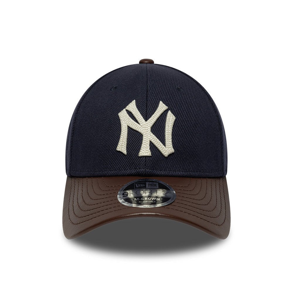 New Era NY Yankees 9FORTY Leather Visor M-Crown Cap - CNEWE14147 - Coziness
