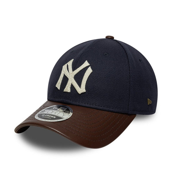 New Era NY Yankees 9FORTY Leather Visor M-Crown Cap - CNEWE14147 - Coziness