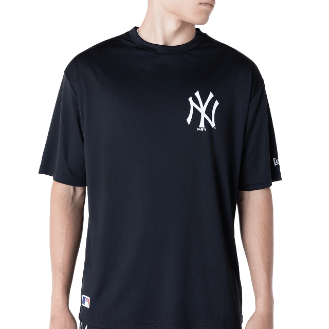 New Era NY Yankees Essentials T-Shirt Schwarz - CNEWE9860 - Coziness