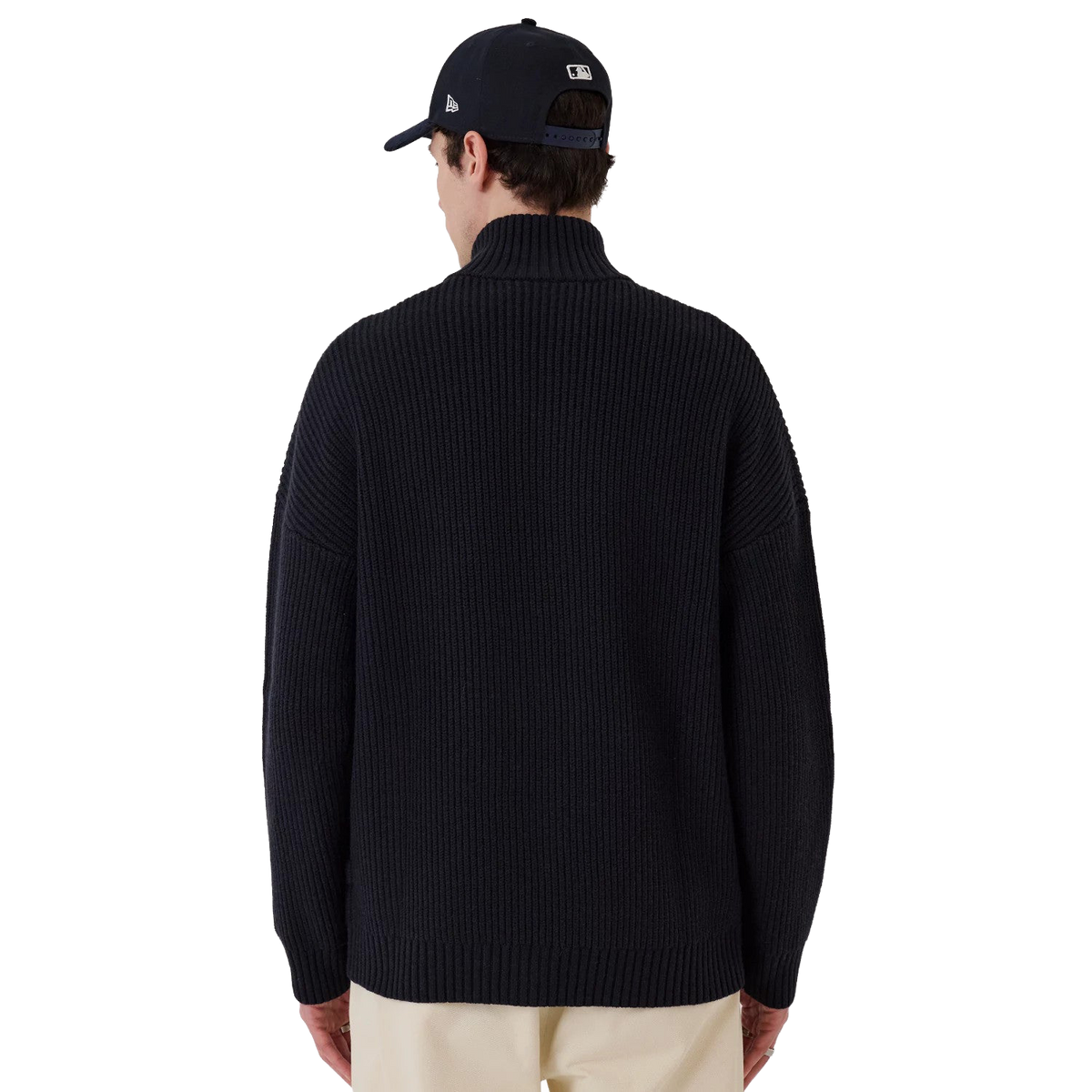 New Era NY Yankees Strickjacke in Navy, Model von hinten