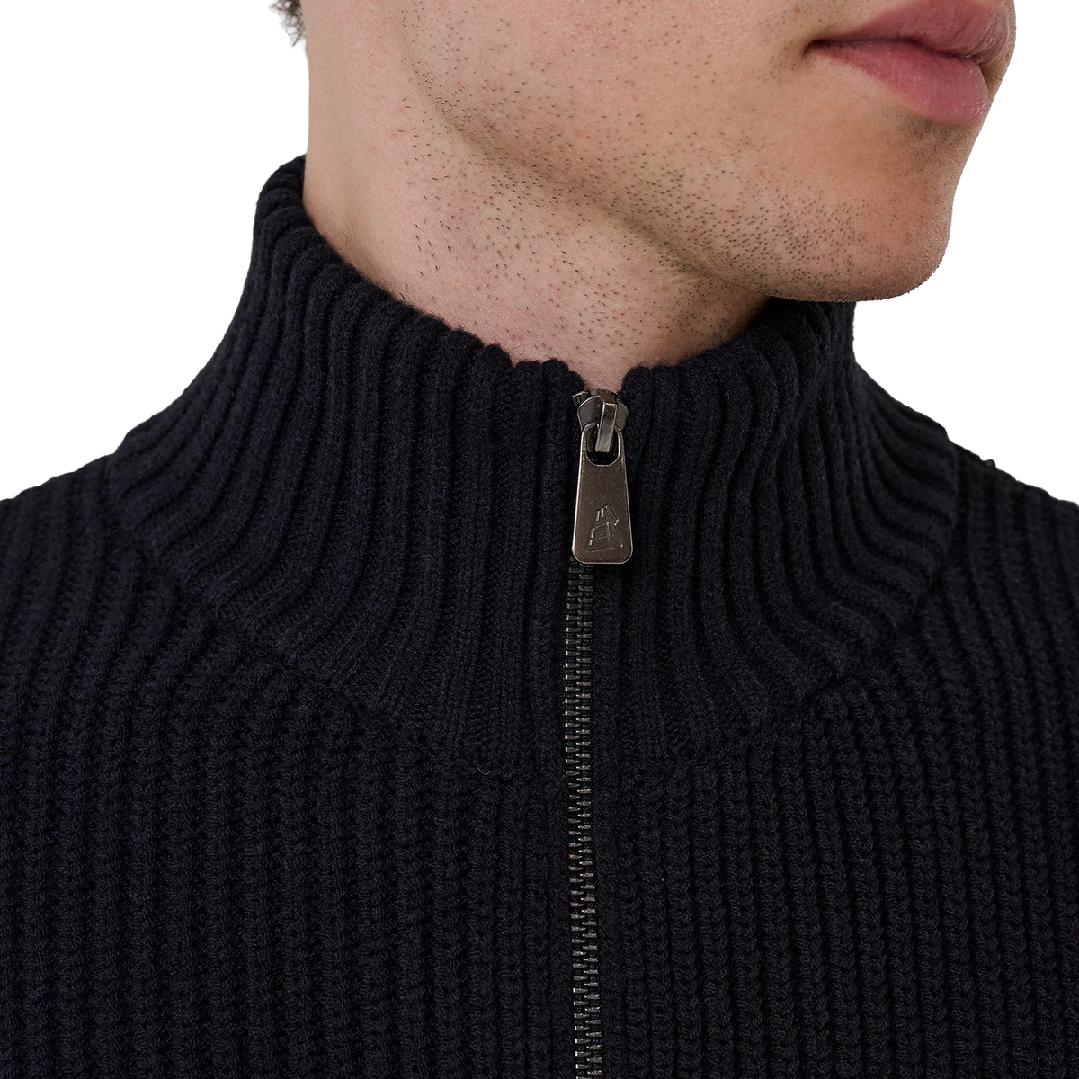 New Era NY Yankees Strickjacke in Navy, Detail von Stehkragen und Zipper