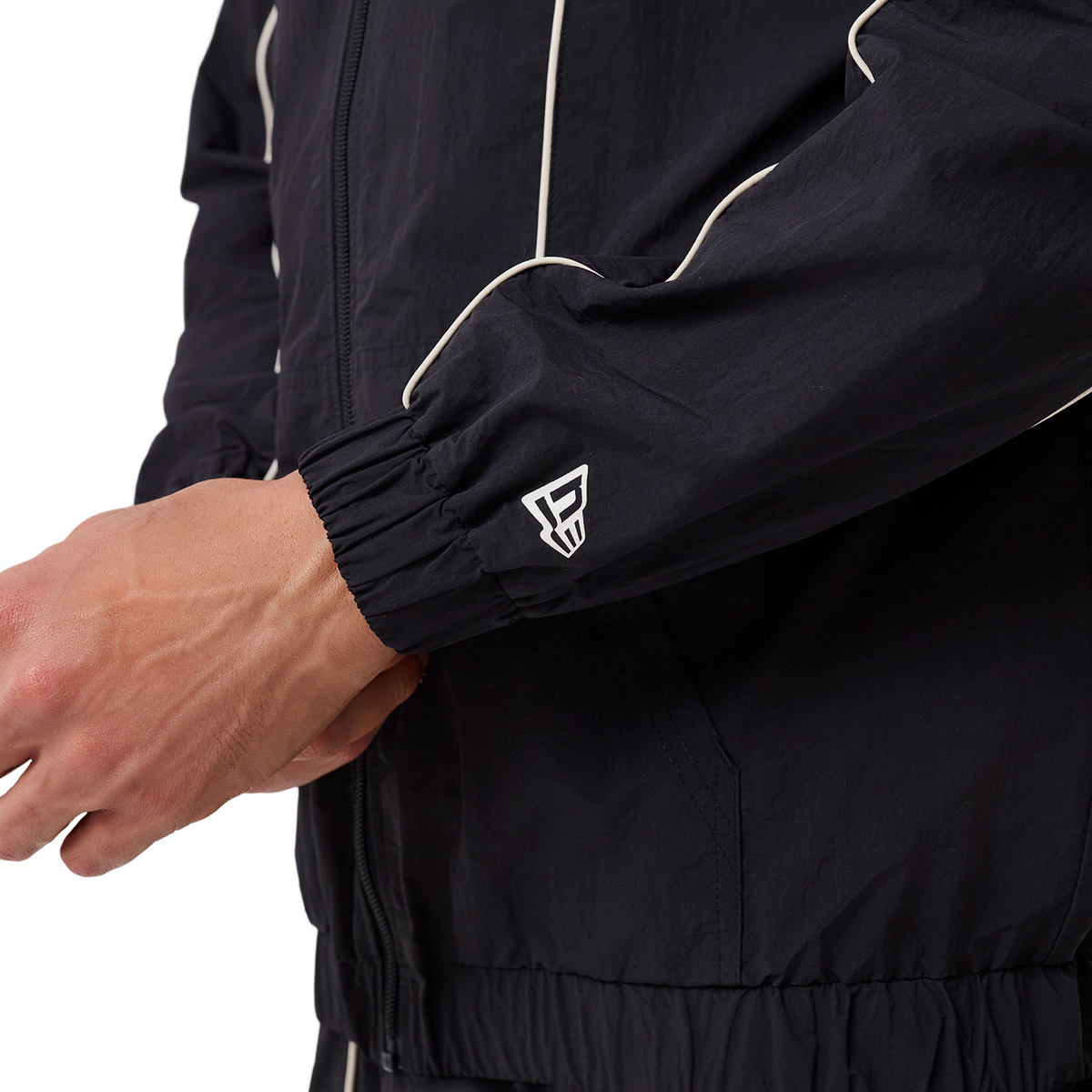 New Era NY Yankees Track Jacke in Navy, Detail von Ärmel und Bund
