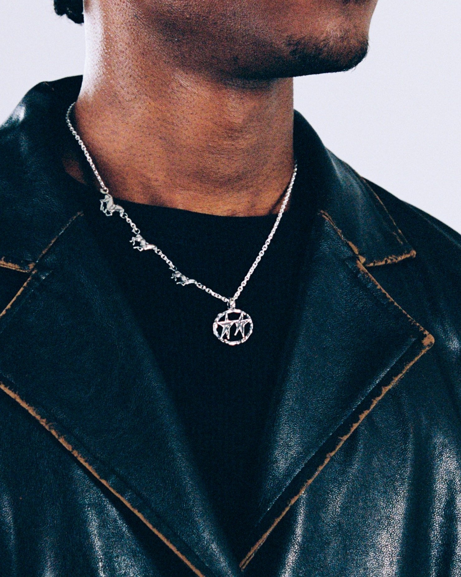 Twojeys Superstar Three Horse Necklace - CTWOS5771 - Coziness