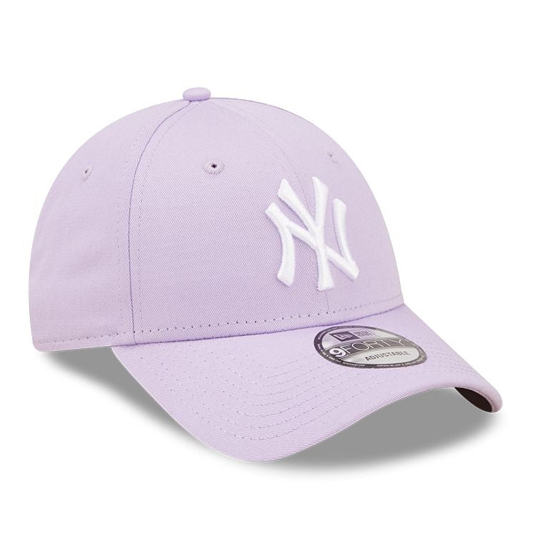 New Era League Essential 9FORTY Cap New York Yankees Lila