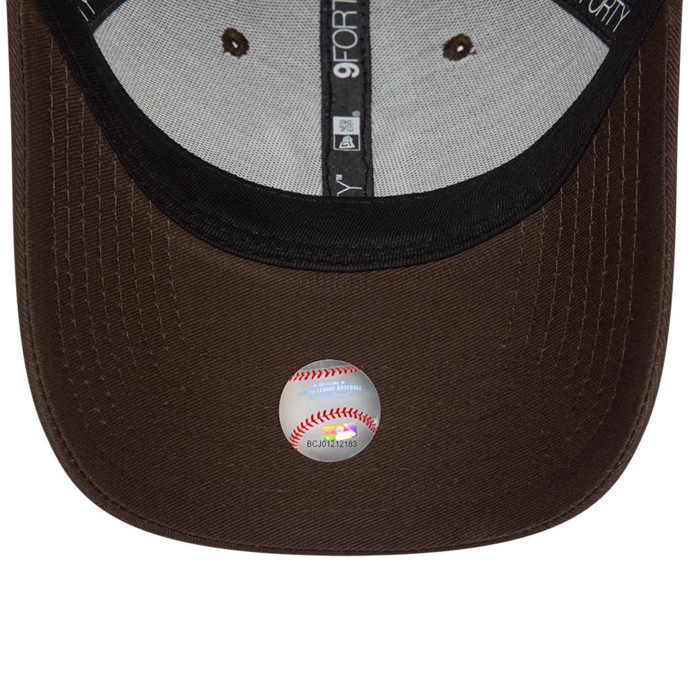 New Era Cap League Essential 9Forty New York Yankee Dunkelbraun