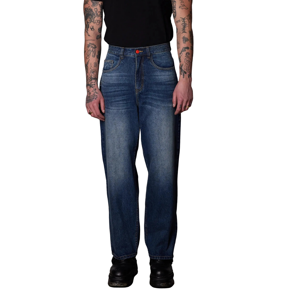 BeWider Super Loose Baggy Denim in Blau, Model von vorne