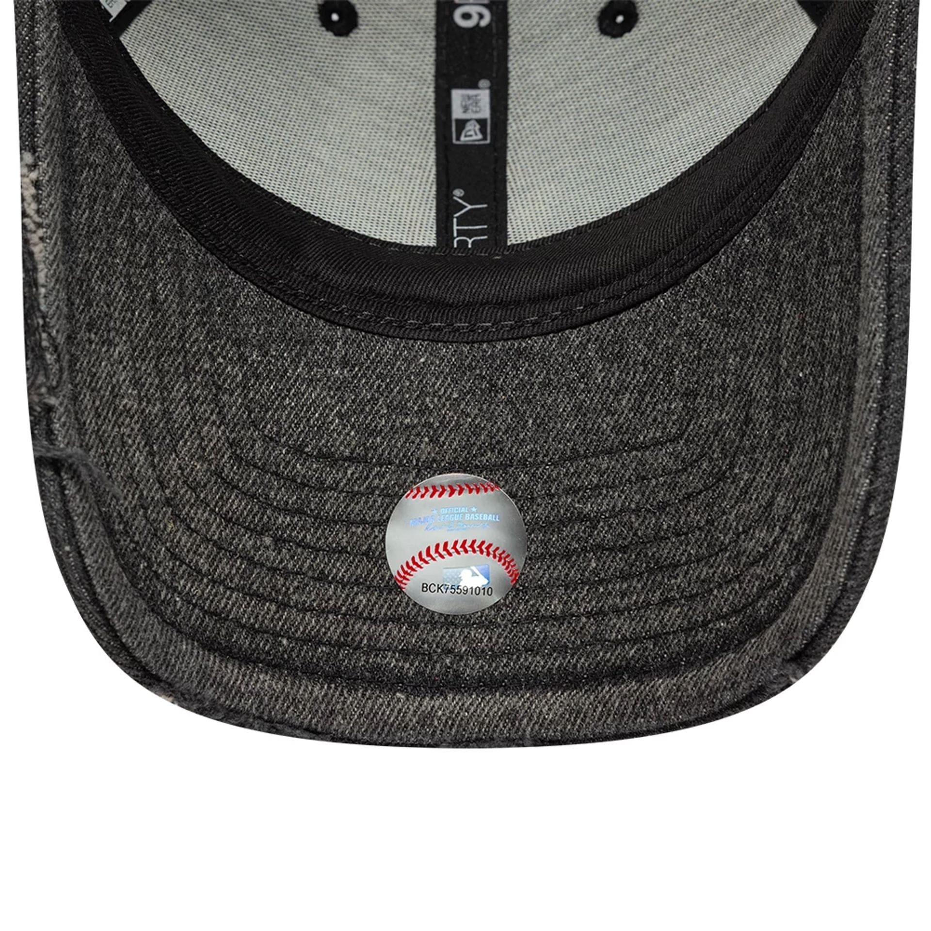 New Era NY Yankees 9FORTY Denim Cap Black Acid Wash - CNEWE9857 - Coziness