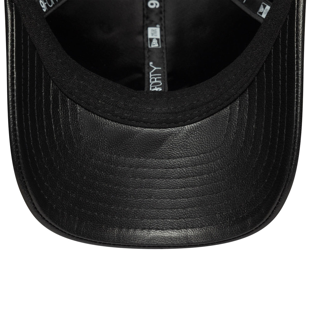 New Era NY Yankees 9FORTY Leather M-Crown Cap Black - CNEWE14150 - Coziness
