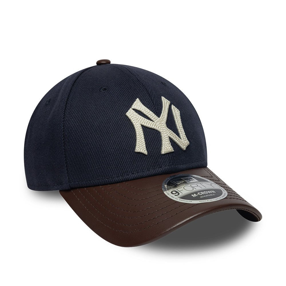 New Era NY Yankees 9FORTY Leather Visor M-Crown Cap - CNEWE14147 - Coziness