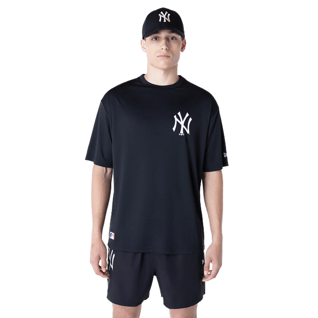 New Era NY Yankees Essentials T-Shirt Schwarz - CNEWE9860 - Coziness
