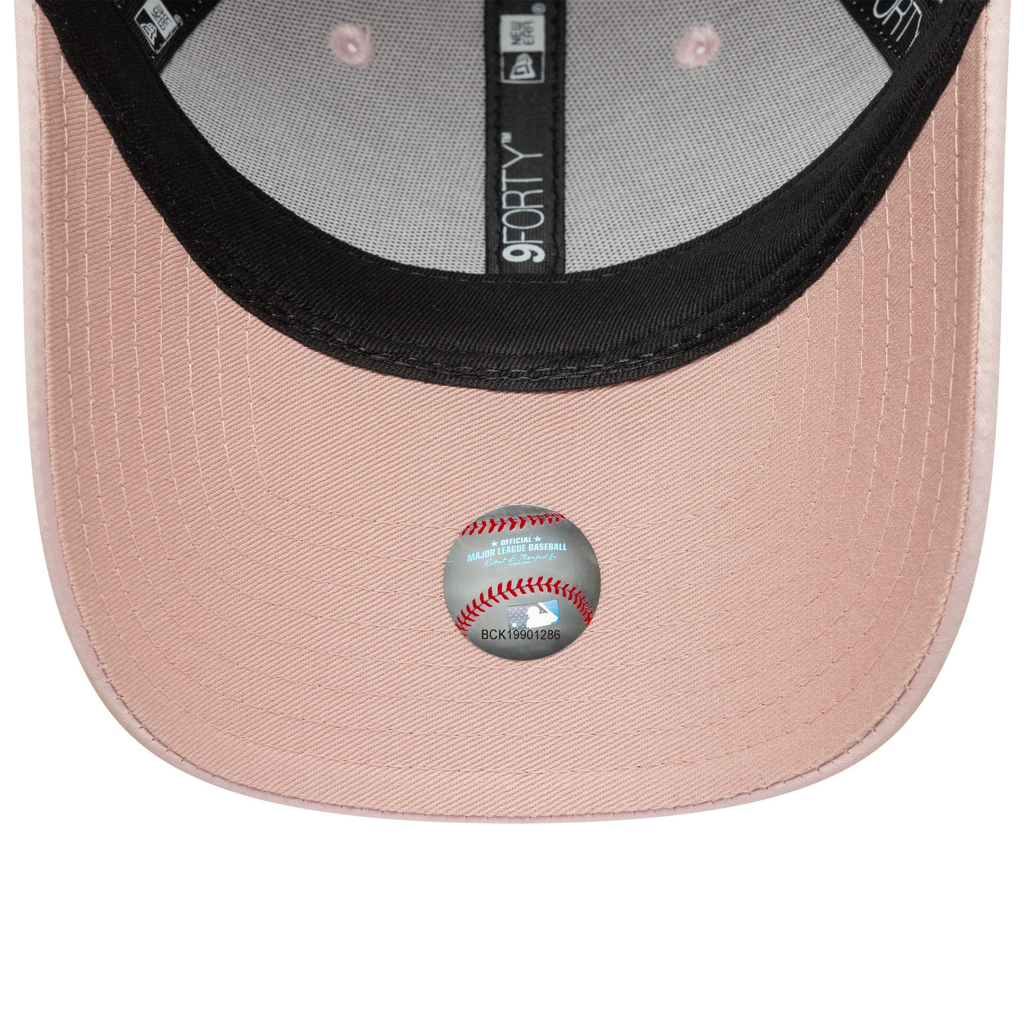 New Era NY Yankees Satin Bow Back 9FORTY Cap Pink Wmns - CNEWE7002 - Coziness
