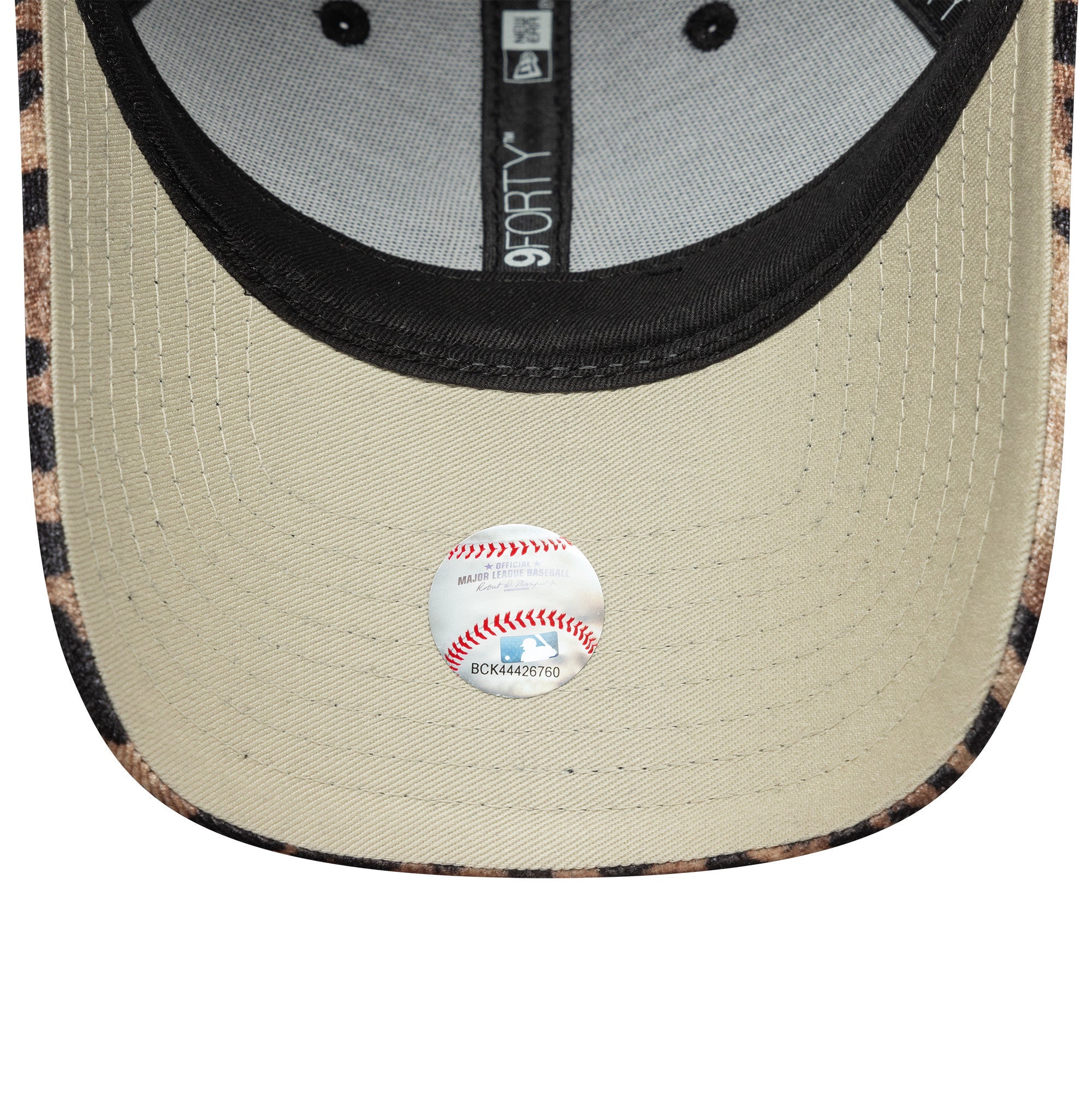 New Era NY Yankees Velour 9FORTY Cap Leopard Print - CNEWE7001 - Coziness