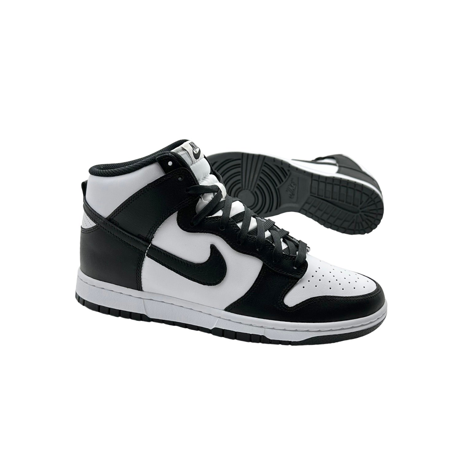 Black and white nike dunks online