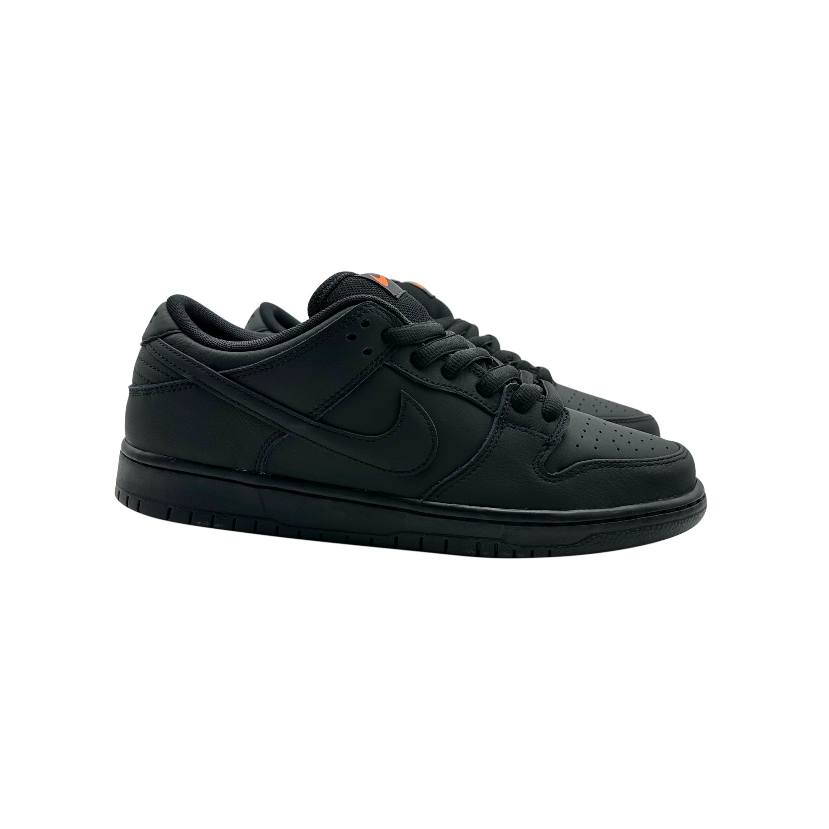 Nike SB Dunk Low Triple Black - Coziness