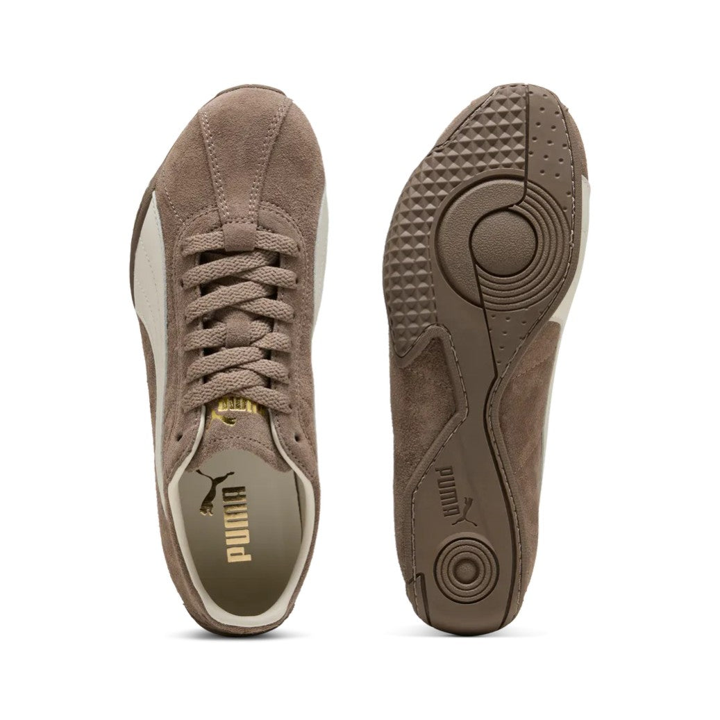 Puma K-Street MA Suede Sneaker in Taupe, einer von oben und einer mit Laufsohle