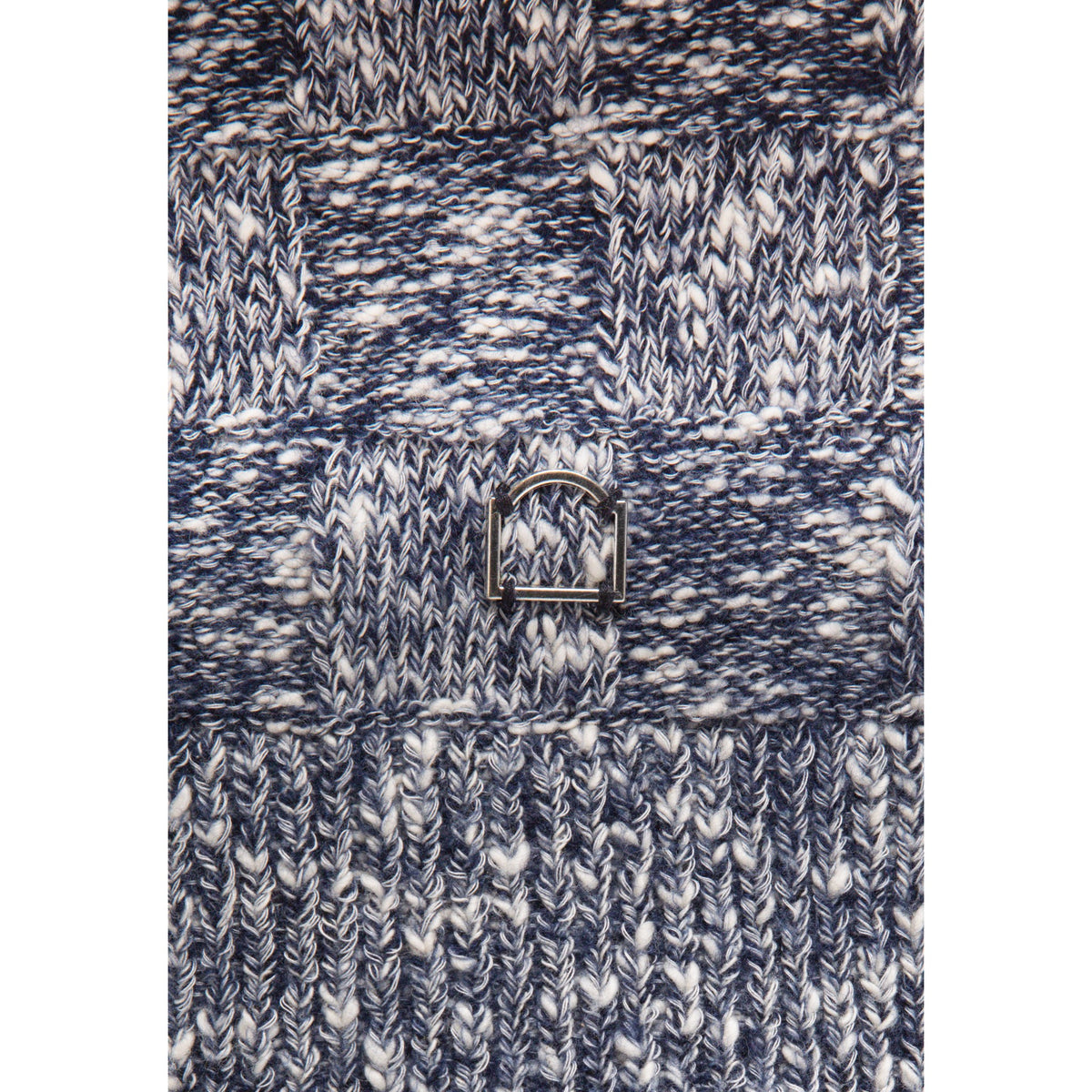Reternity Strickpullover in Navy meliert, Detail von Strickmuster und Label