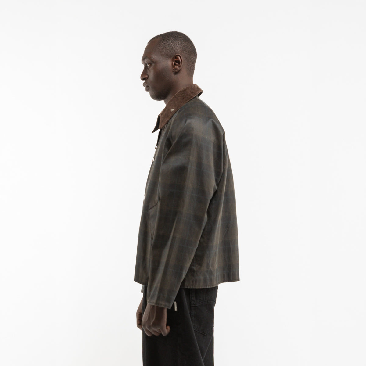 Reternity karierte Waxed Jacke in Dunkelblau, Model seitlich