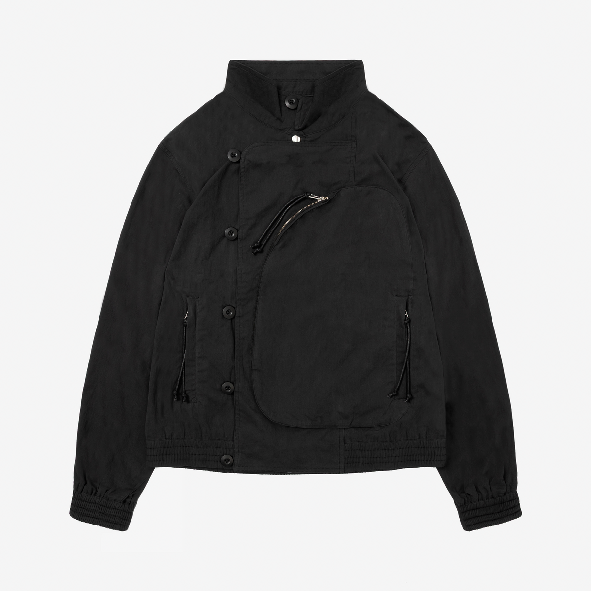 SCRT Distorted Blouson Jacke in Schwarz, Vorderansicht mit Diagonalzip und Knopfleiste