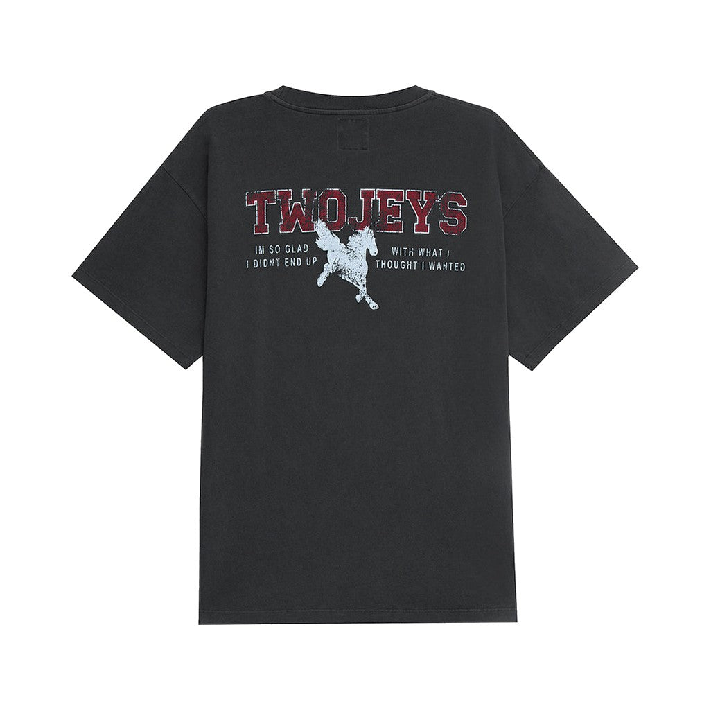 TwoJeys Sterling Tee in Schwarz von hinten mit Rückenprint